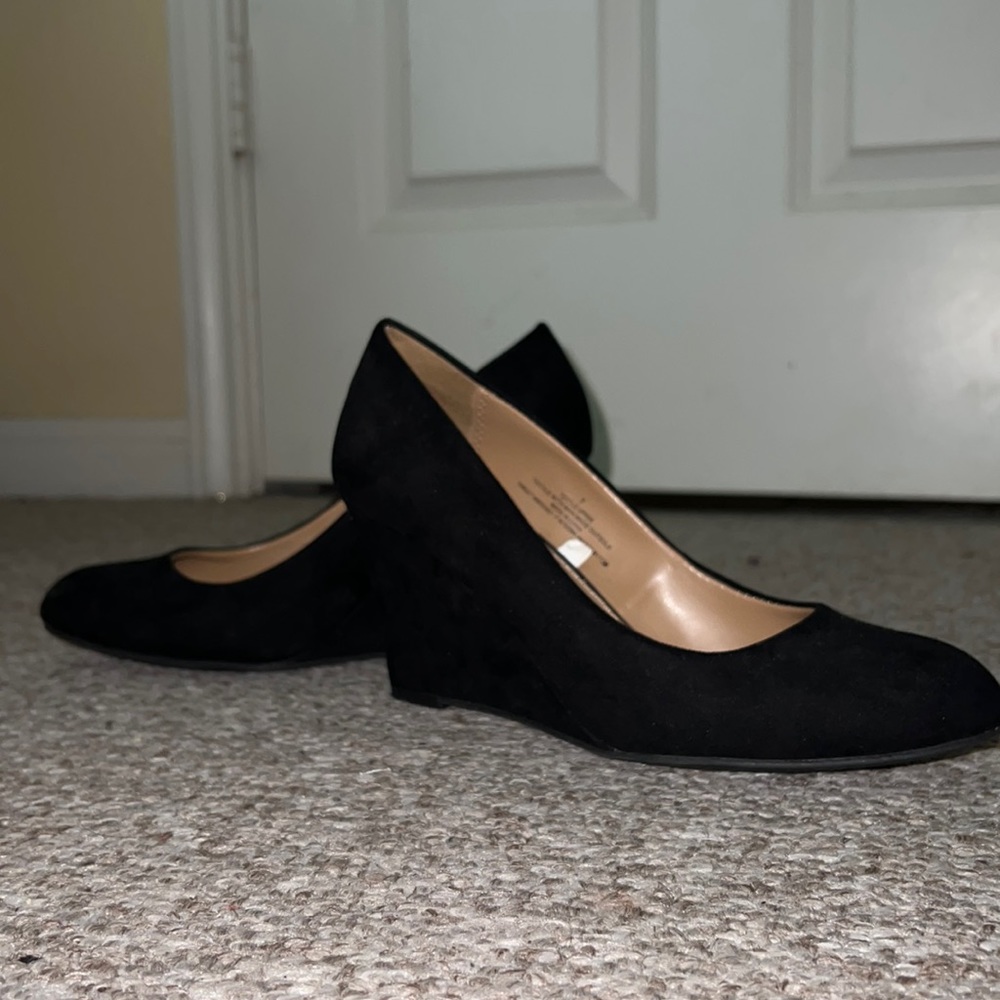Merona black pumps
